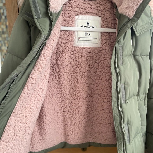 Abercrombie & Fitch Green and Pink Puffer Jacket - Picture 3 of 8